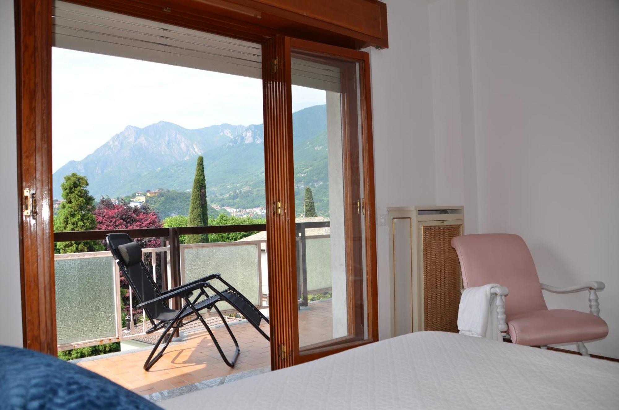 Big Romantic Lake View & Terrace Appartement Lecco Buitenkant foto