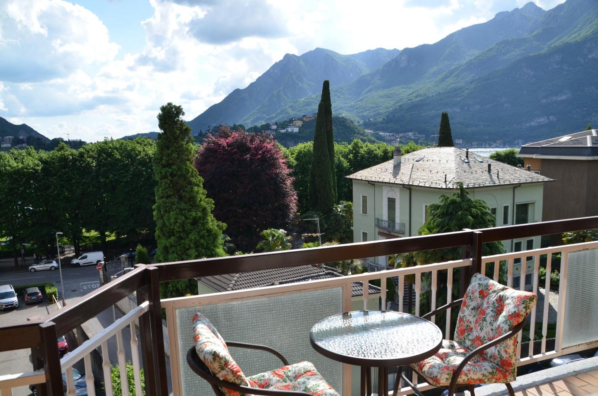 Big Romantic Lake View & Terrace Appartement Lecco Buitenkant foto